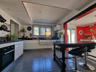 Maison - 90 m² - 4 pièces