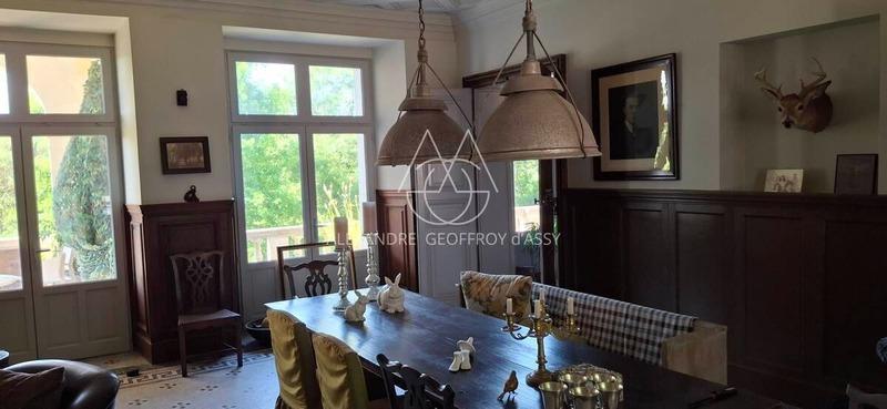 Château - 1 200 m² - 25 pièces