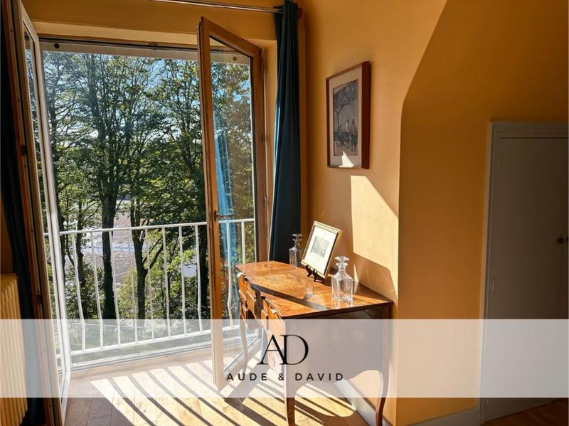 Maison - 200 m² - 10 pièces