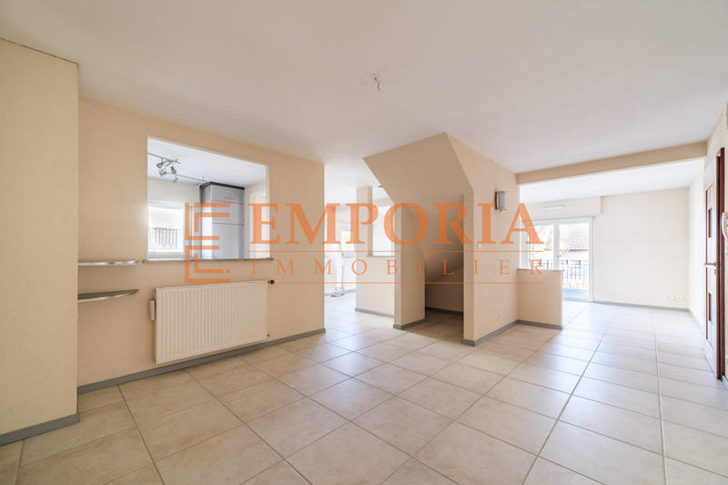 Maison - 220 m² - 6 pièces