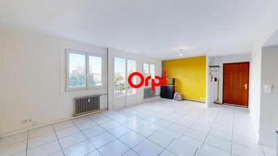 Appartement - 77 m² - 5 pièces