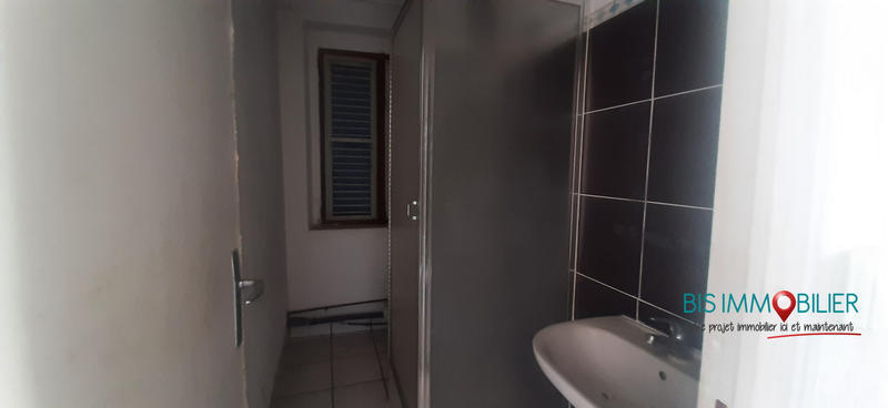 Local commercial - 115 m² - 4 pièces