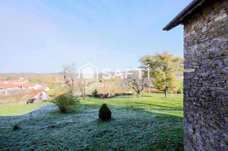 Maison - 220 m² - 4 pièces