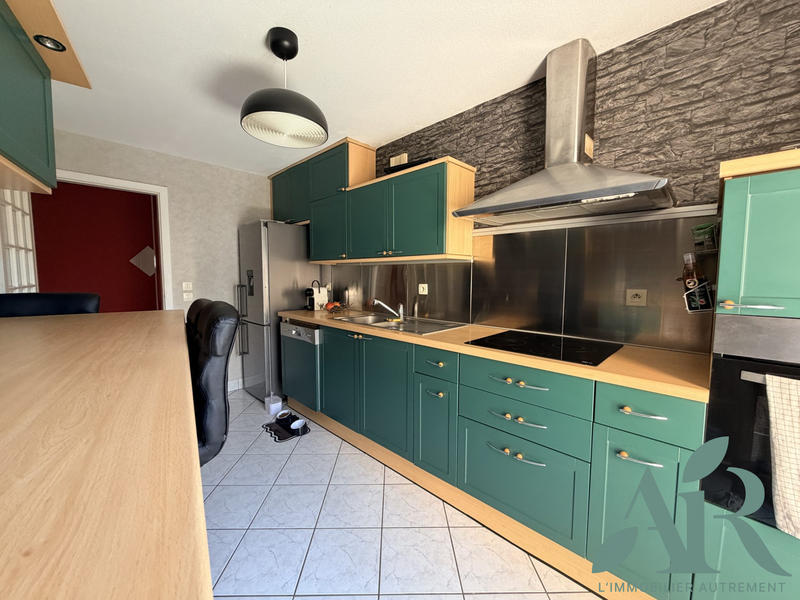 Appartement - 80 m² - 4 pièces