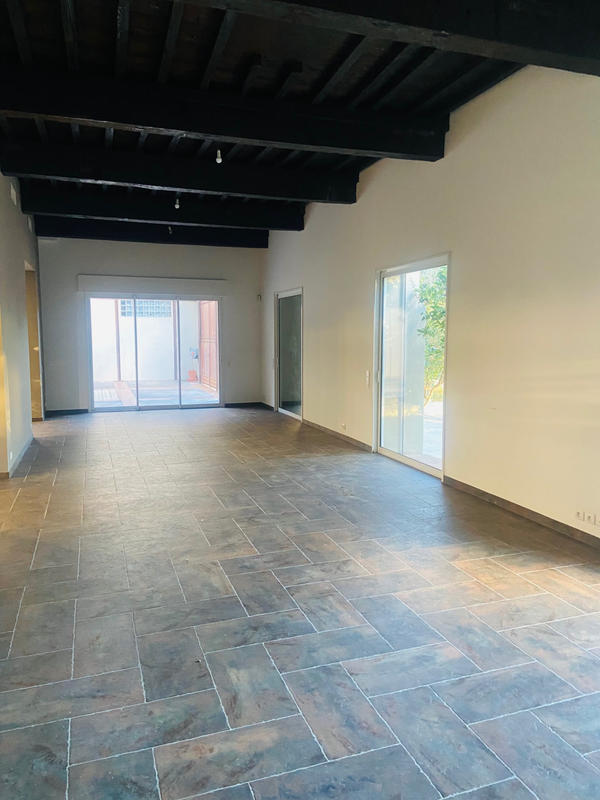 Mas - 565 m² - 5 pièces