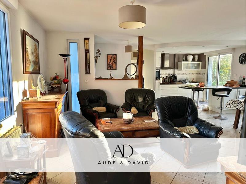 Maison - 230 m² - 8 pièces