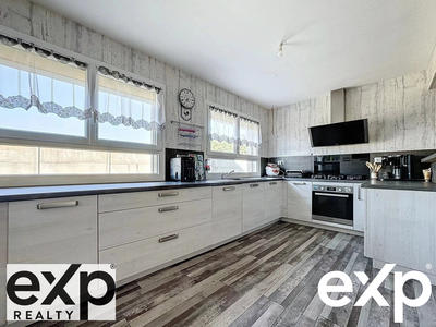 Maison - 218 m² - 6 pièces