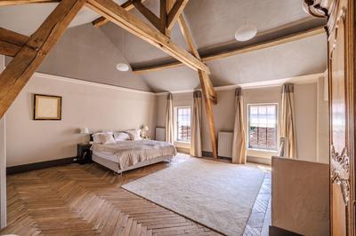 Maison - 453 m² - 7 pièces