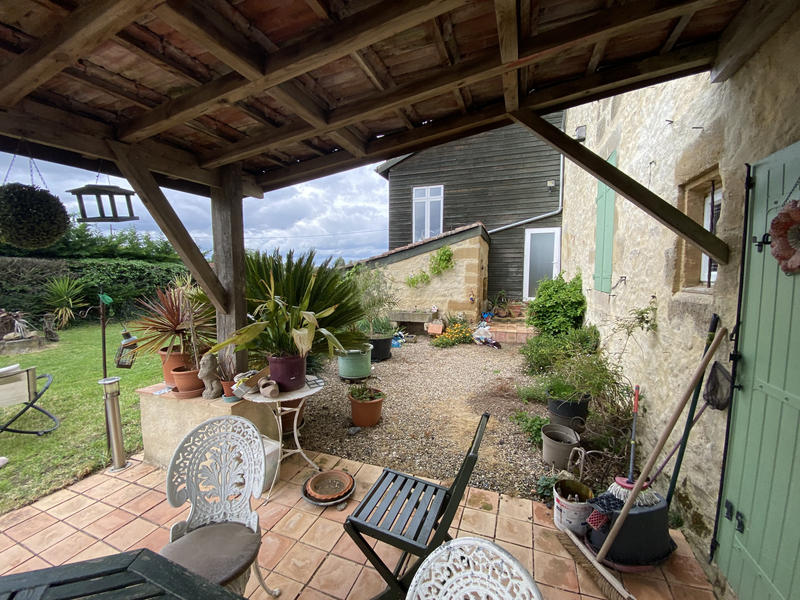 Maison - 240 m² - 8 pièces