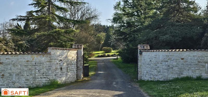 Maison - 322 m² - 9 pièces