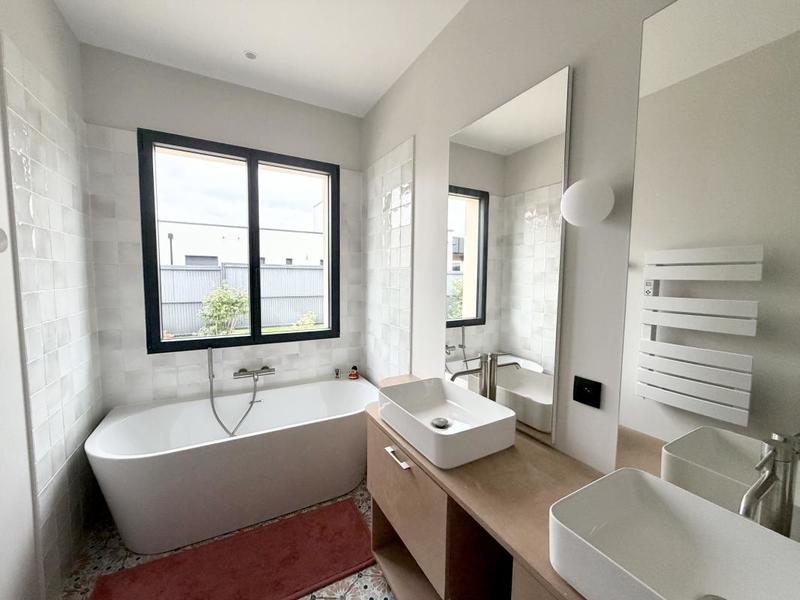 Pavillon - 144 m² - 4 pièces