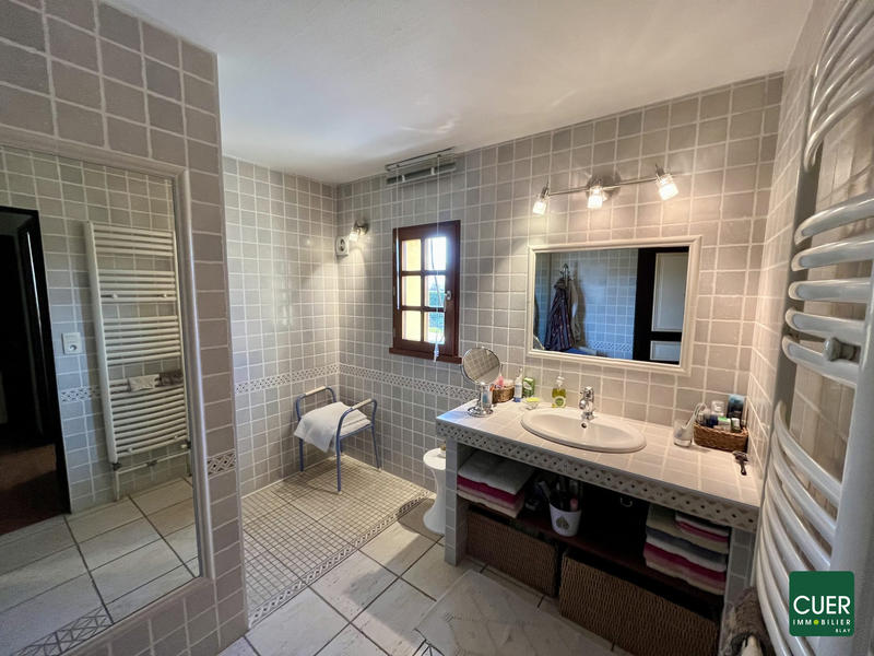 Maison - 174 m² - 6 pièces