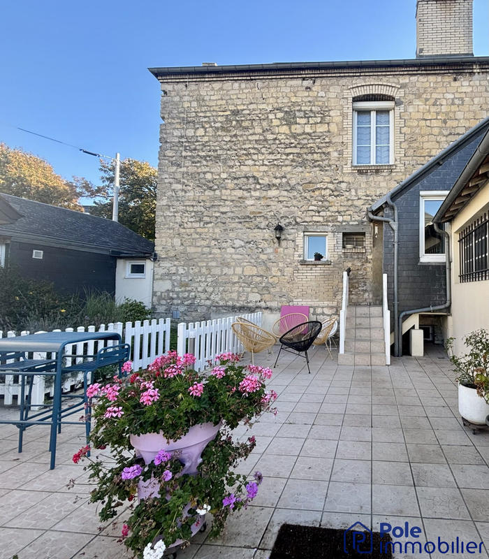 Maison - 151 m² - 6 pièces