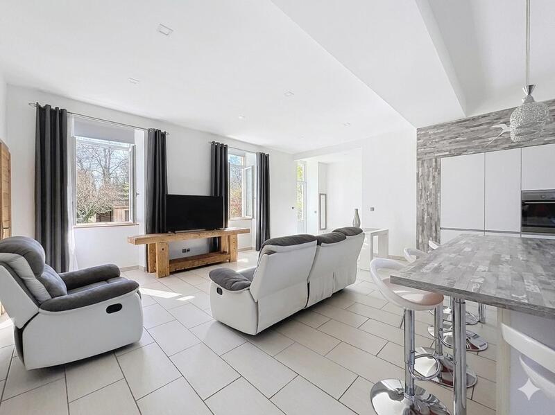 Maison - 240 m² - 9 pièces