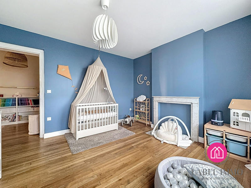 Maison - 250 m² - 10 pièces