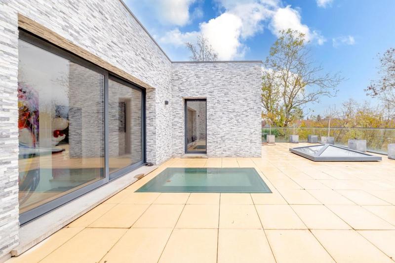 Maison d'architecte - 325 m² - 7 pièces