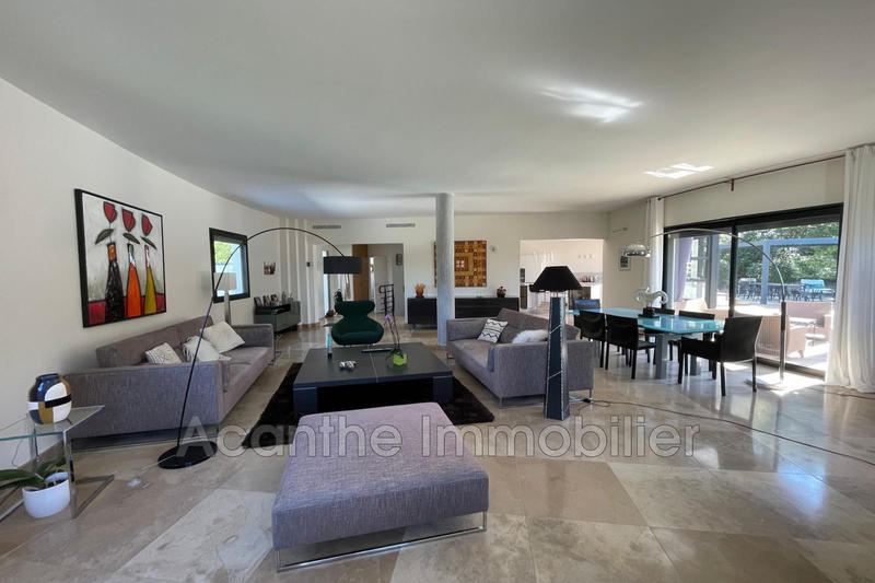 Villa - 220 m² - 6 pièces