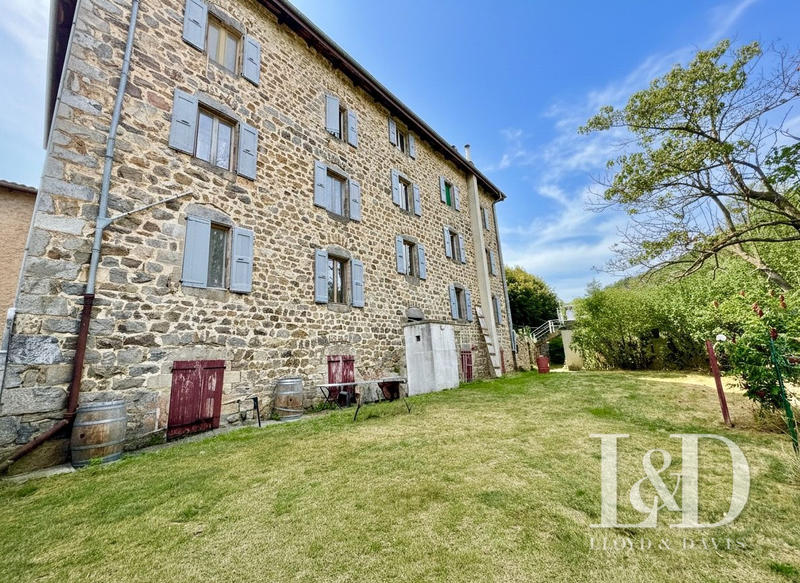 Maison ancienne - 1 490 m² - 40 pièces