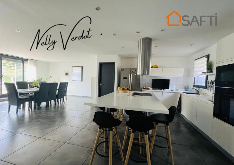 Maison - 224 m² - 7 pièces