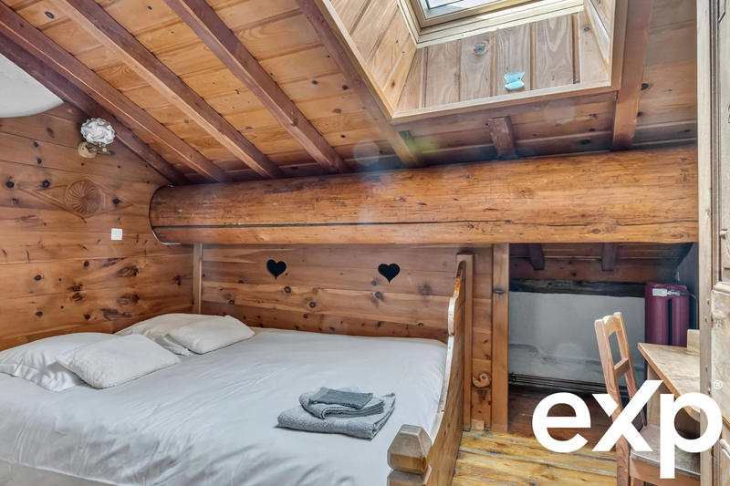 Maison - 438 m² - 12 pièces