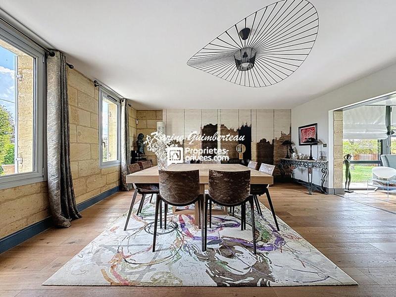 Maison - 321 m² - 8 pièces