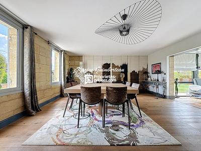 Maison - 321 m² - 8 pièces