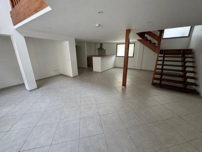 Appartement - 98 m² - 5 pièces