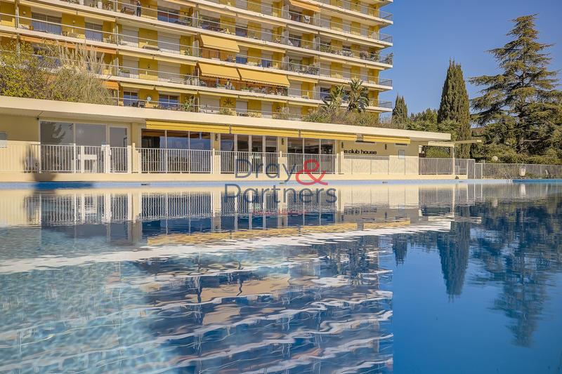 Appartement - 80 m² - 3 pièces