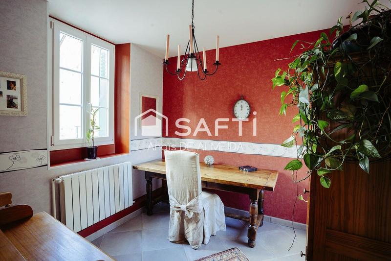 Maison - 217 m² - 9 pièces