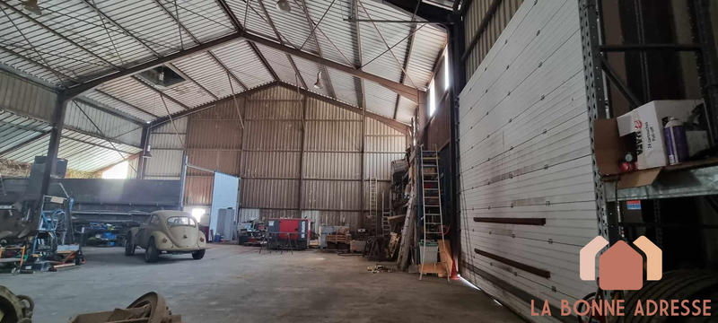 Entrepôt - 2 050 m²