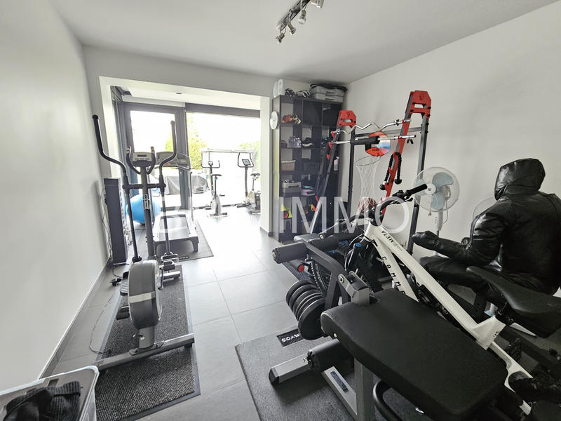 Maison - 268 m² - 10 pièces