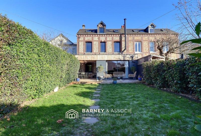 Maison - 97 m² - 5 pièces