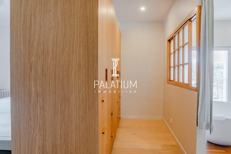 Château - 221 m² - 8 pièces