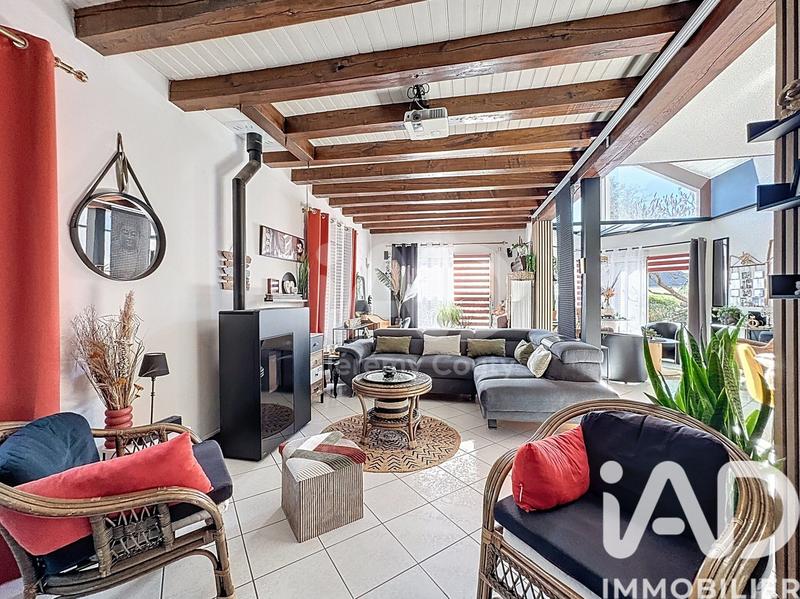 Maison - 201 m² - 9 pièces