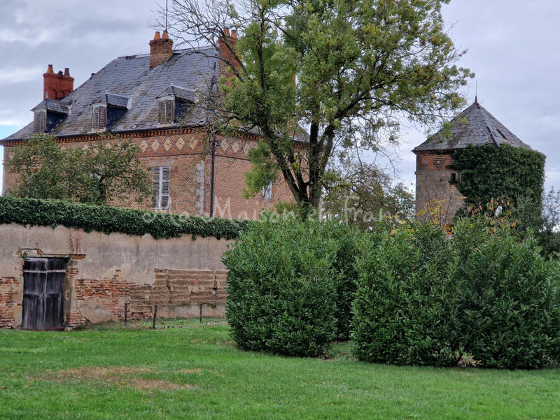 Maison - 280 m² - 13 pièces