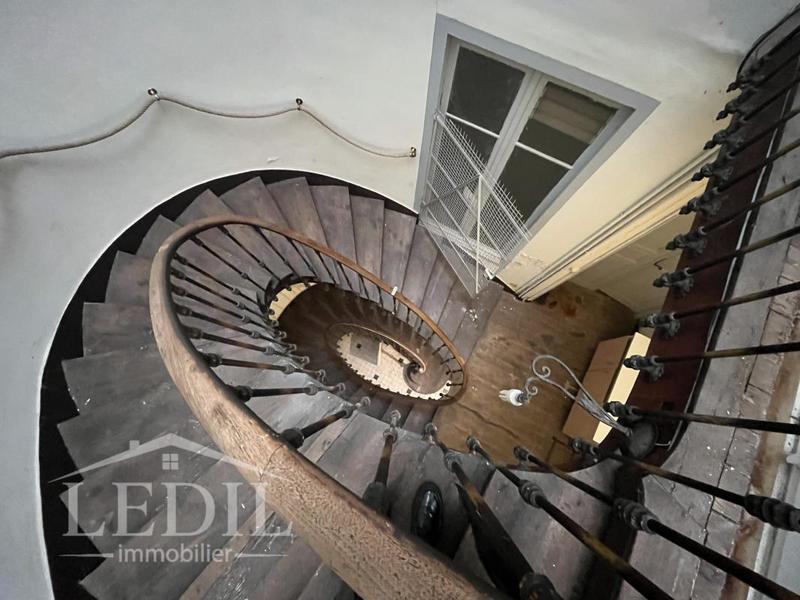 Immeuble - 218 m² - 5 pièces