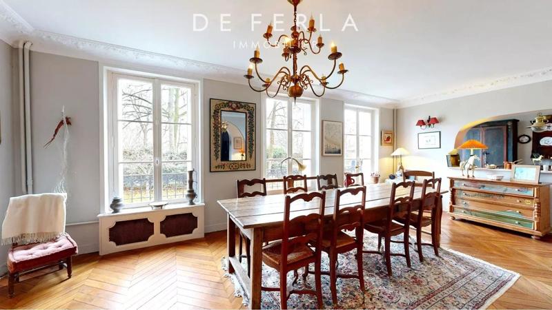 Demeure - 388 m² - 12 pièces