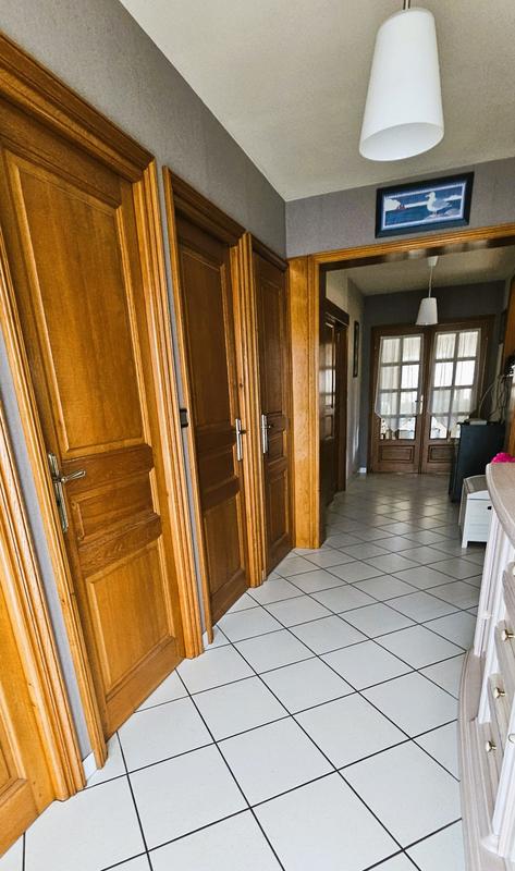 Maison - 230 m² - 8 pièces