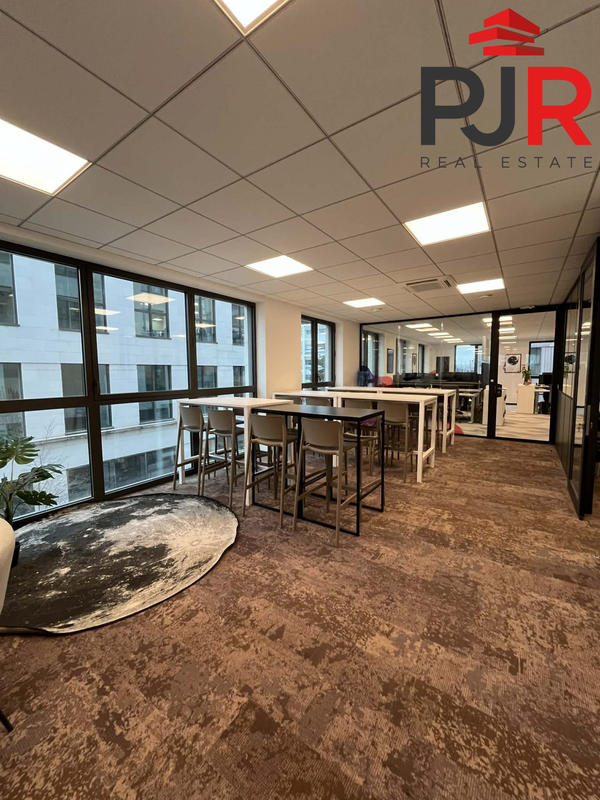 Bureau - 1 352 m²
