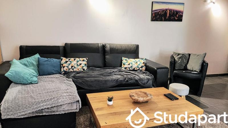 Chambre - 140 m² - 1 pièce