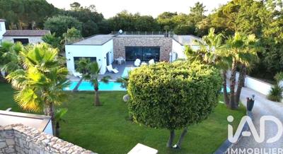 Maison - 210 m² - 4 pièces