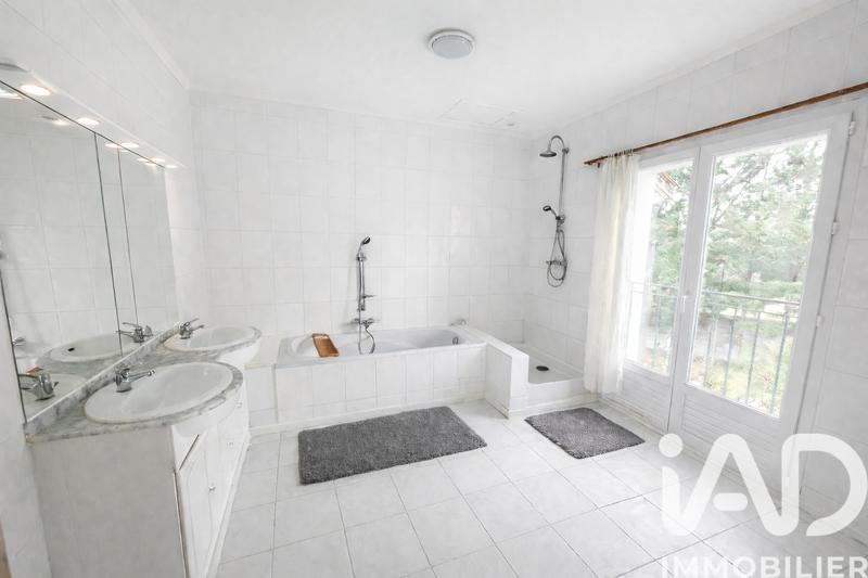 Maison - 315 m² - 10 pièces