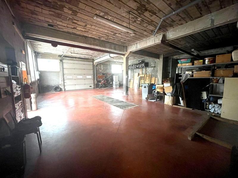Local commercial - 845 m² - 17 pièces
