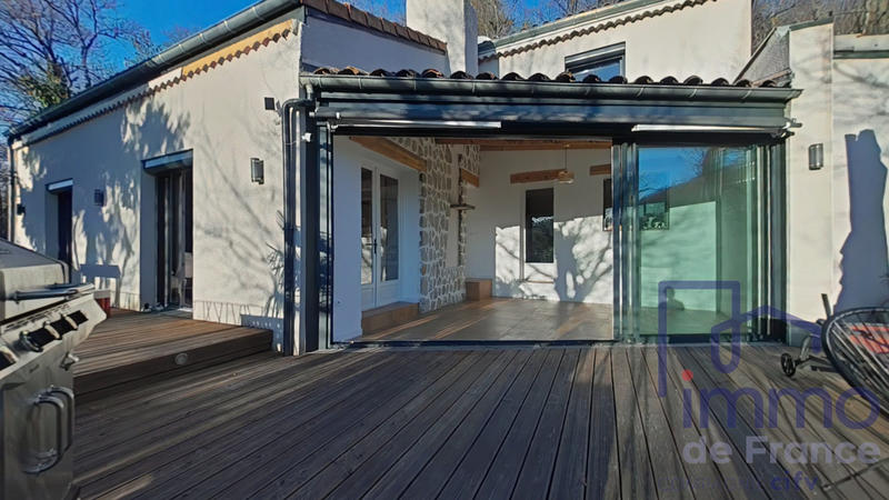 Maison - 200 m² - 6 pièces