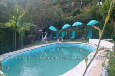 Villa - 205 m² - 7 pièces