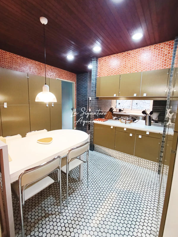 Maison - 336 m² - 12 pièces