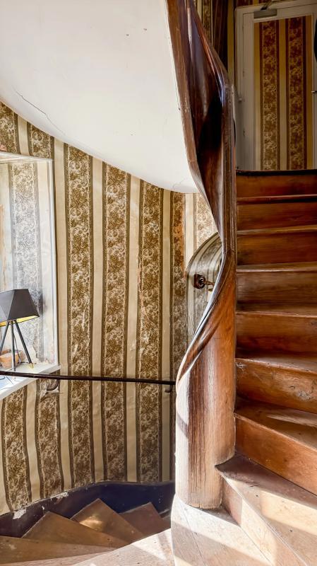 Demeure - 915 m² - 40 pièces