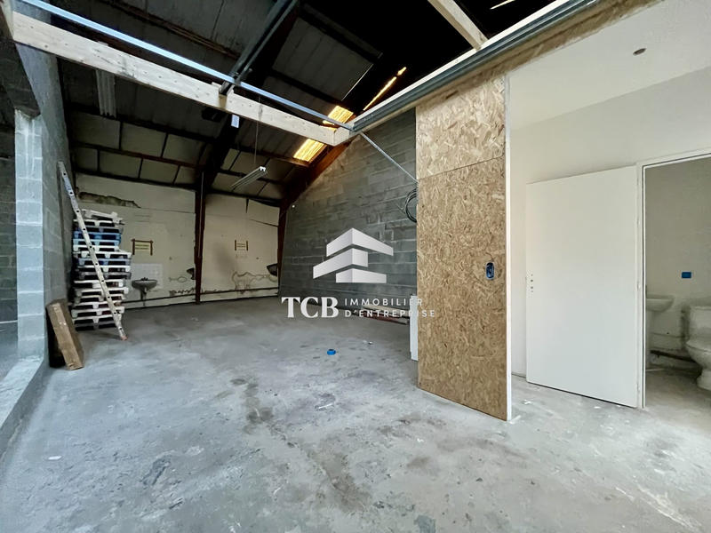 Local d'activités - 188 m²