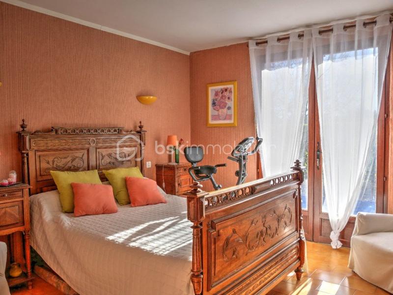 Maison traditionnelle - 142 m² - 6 pièces