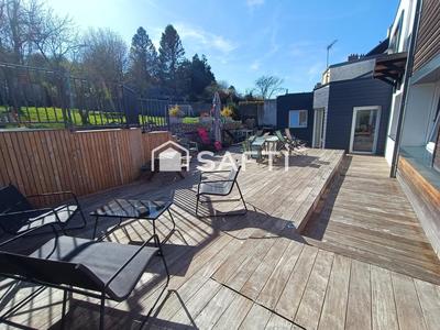 Maison - 220 m² - 7 pièces